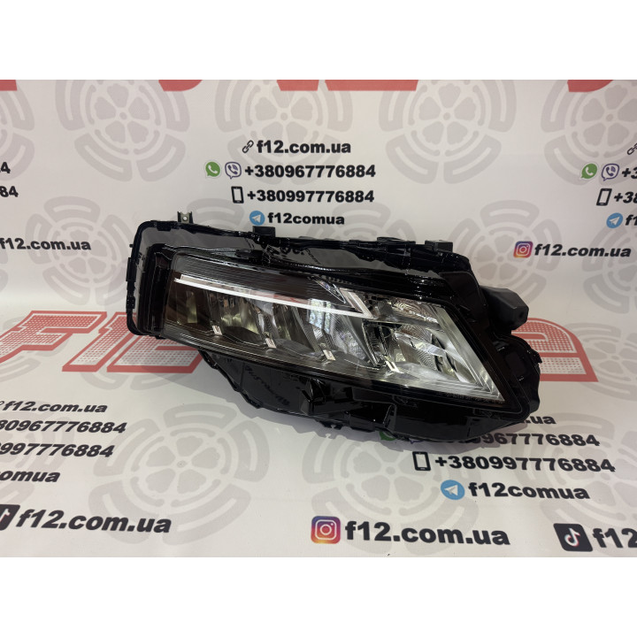 Основная (нижняя) фара правая LED Nissan Rogue T33 260106RR0A 26010-6RR0A