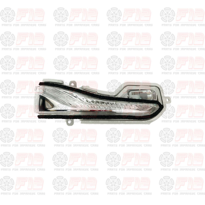 Повторитель сигнала поворота в зеркало правый Infiniti QX30 Q50 Q60 Q70 261604GA0A 26160-4GA0A